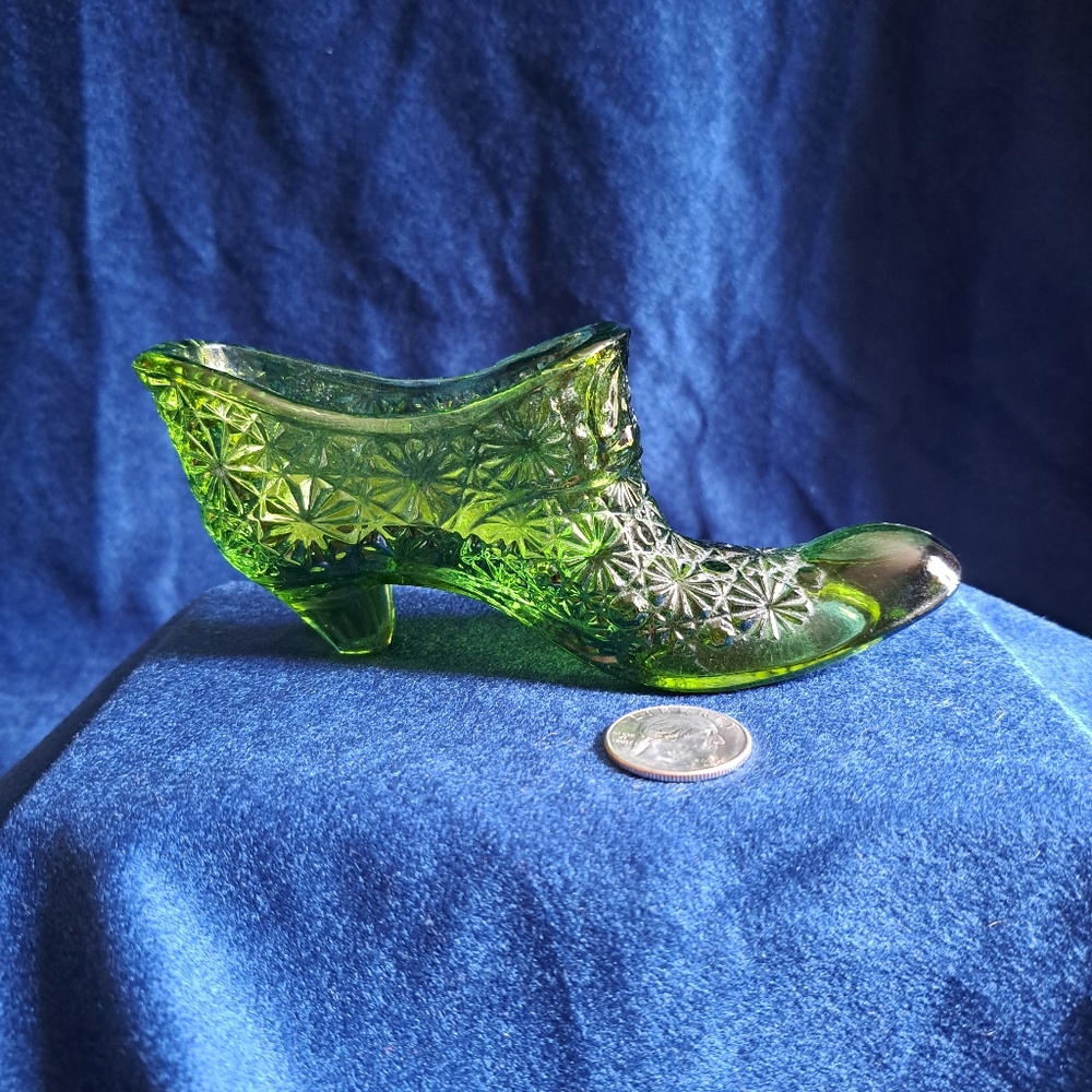 Vintage Fenton Glass Green High Heel - Picture 2 of 7